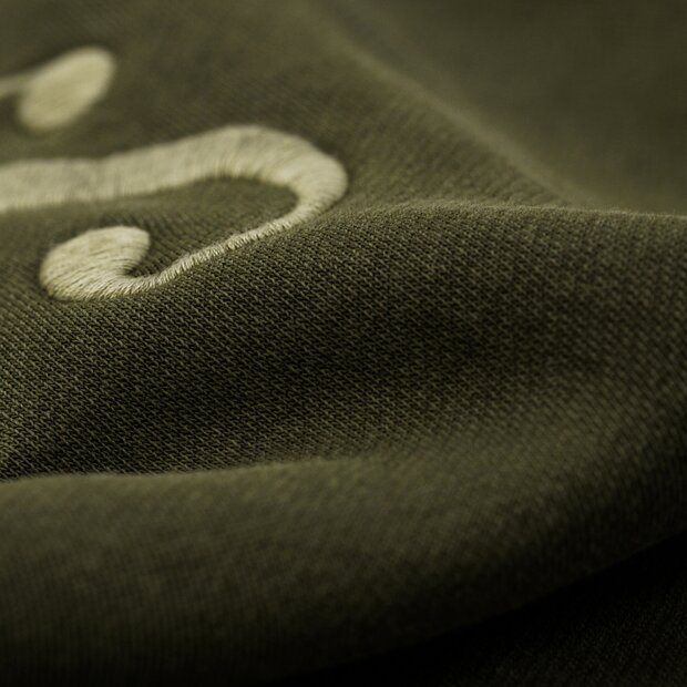 Arlows Linear Embo Sweater Washed Olive